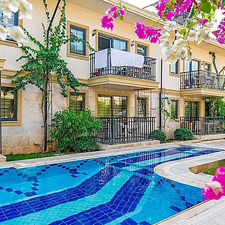 فندق Yasam Park 4*